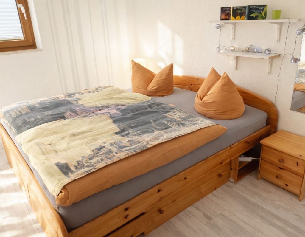 Schlafzimmer - Ferienwohnung am Weinberg in Dresden